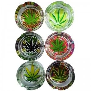 Comprar Kristallaschenbecher Cannabisblätter