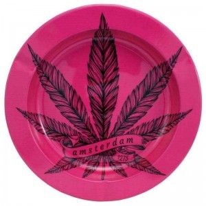 Cenicero de metal rosa con hoja de cannabis