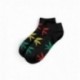 Kurze schwarze Socken und Rasta-Blätter