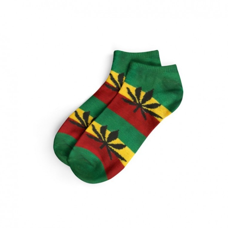 Kurze Socken mit Rasta und schwarzen Blättern